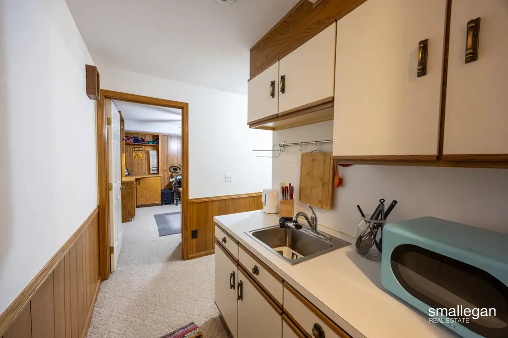 4213 Redbush Drive SW Grandville City MI 49418