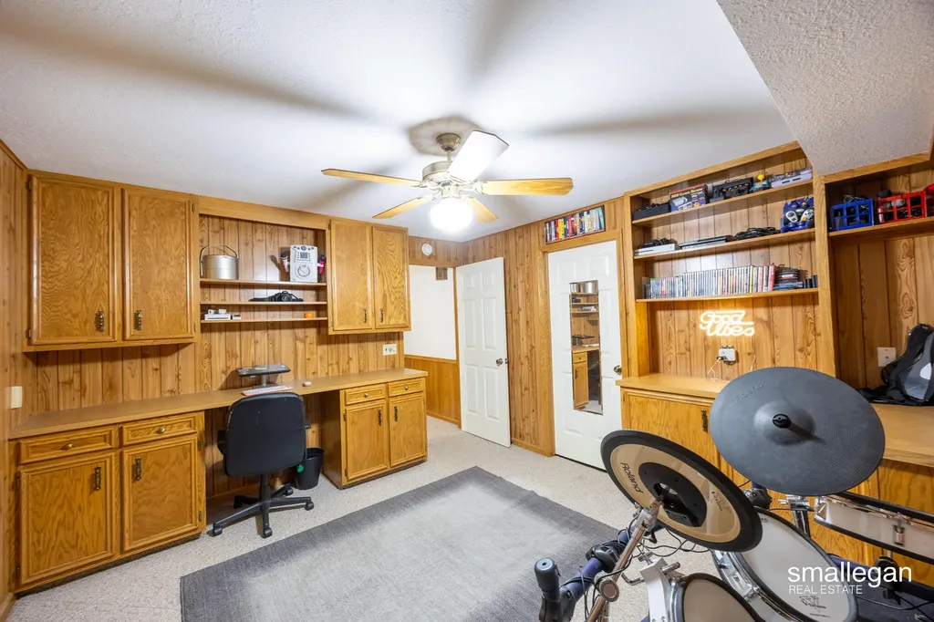 4213 Redbush Drive SW Grandville City MI 49418