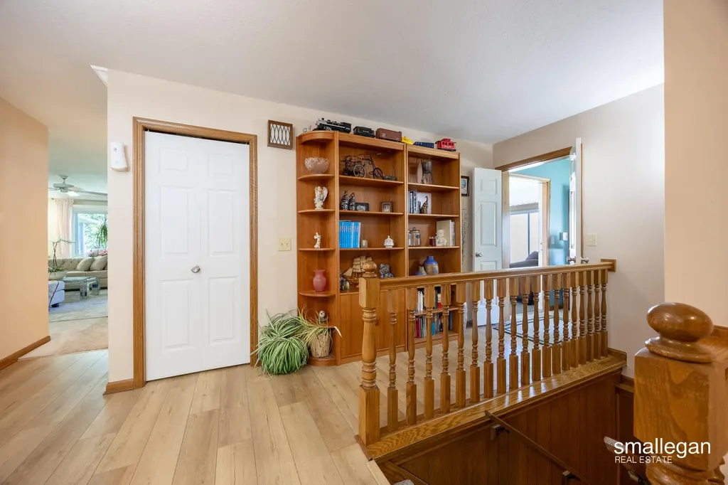 4213 Redbush Drive SW Grandville City MI 49418