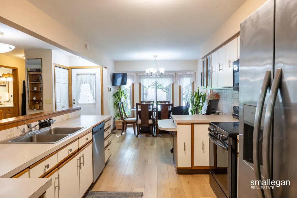 4213 Redbush Drive SW Grandville City MI 49418