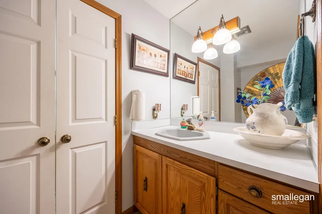 4213 Redbush Drive SW Grandville City MI 49418