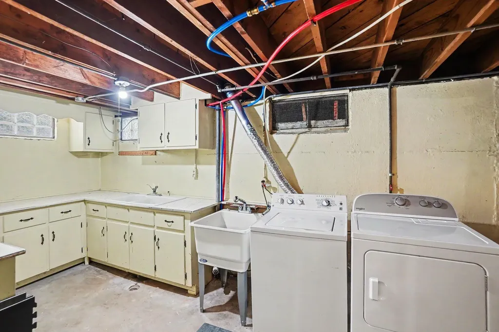 1831 Diamond Avenue NE Grand Rapids City MI 49505