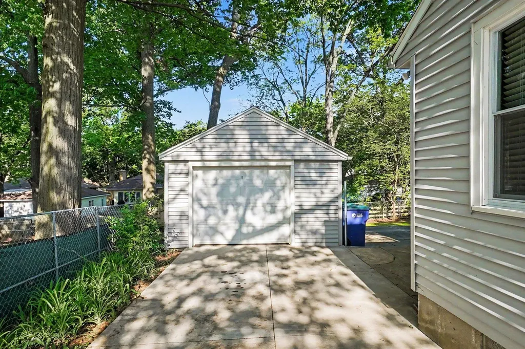 1831 Diamond Avenue NE Grand Rapids City MI 49505