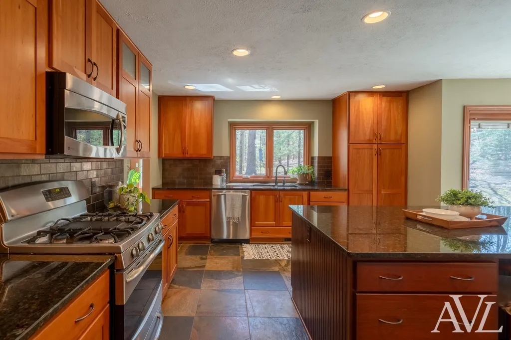 6250 Cannon Highlands Drive NE Cannon Township MI 49306