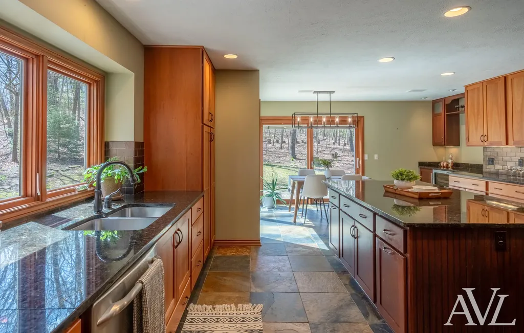 6250 Cannon Highlands Drive NE Cannon Township MI 49306