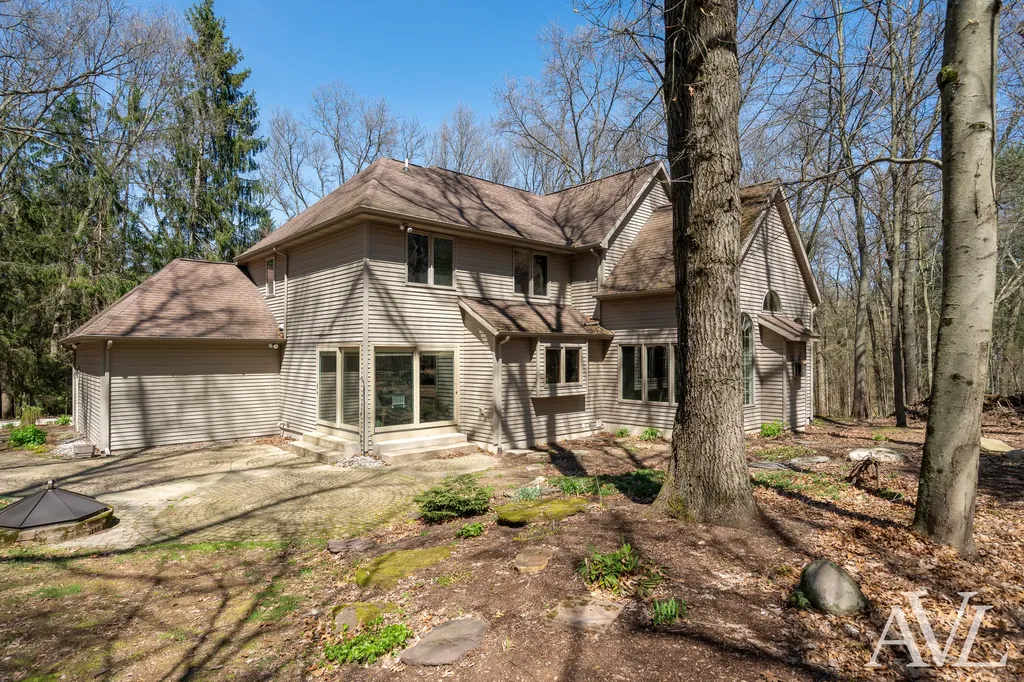 6250 Cannon Highlands Drive NE Cannon Township MI 49306