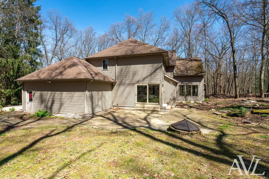 6250 Cannon Highlands Drive NE Cannon Township MI 49306