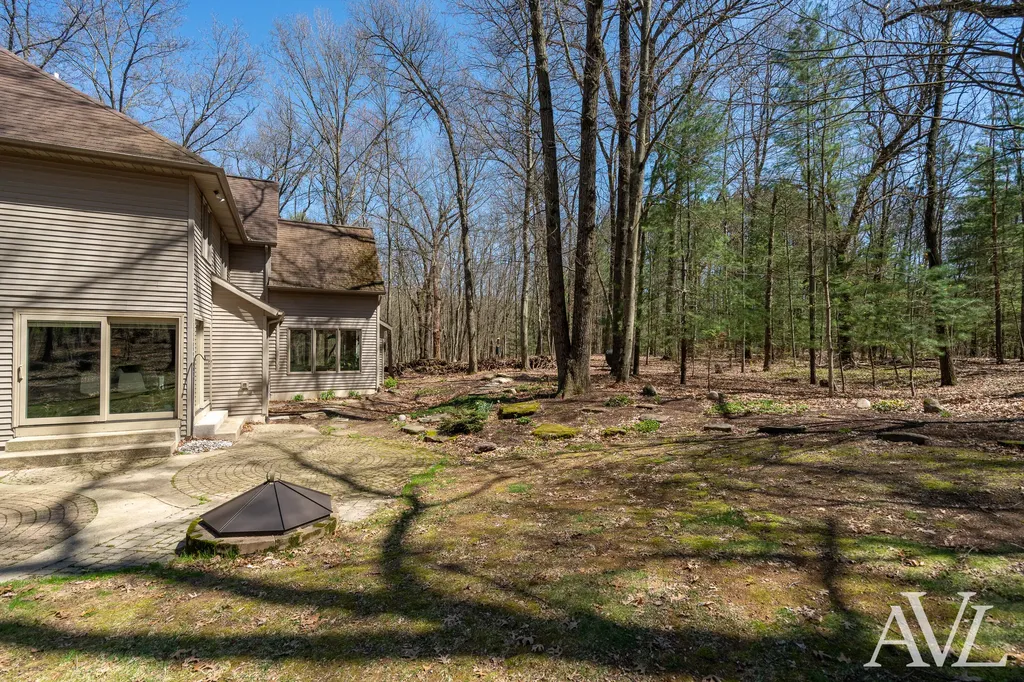 6250 Cannon Highlands Drive NE Cannon Township MI 49306