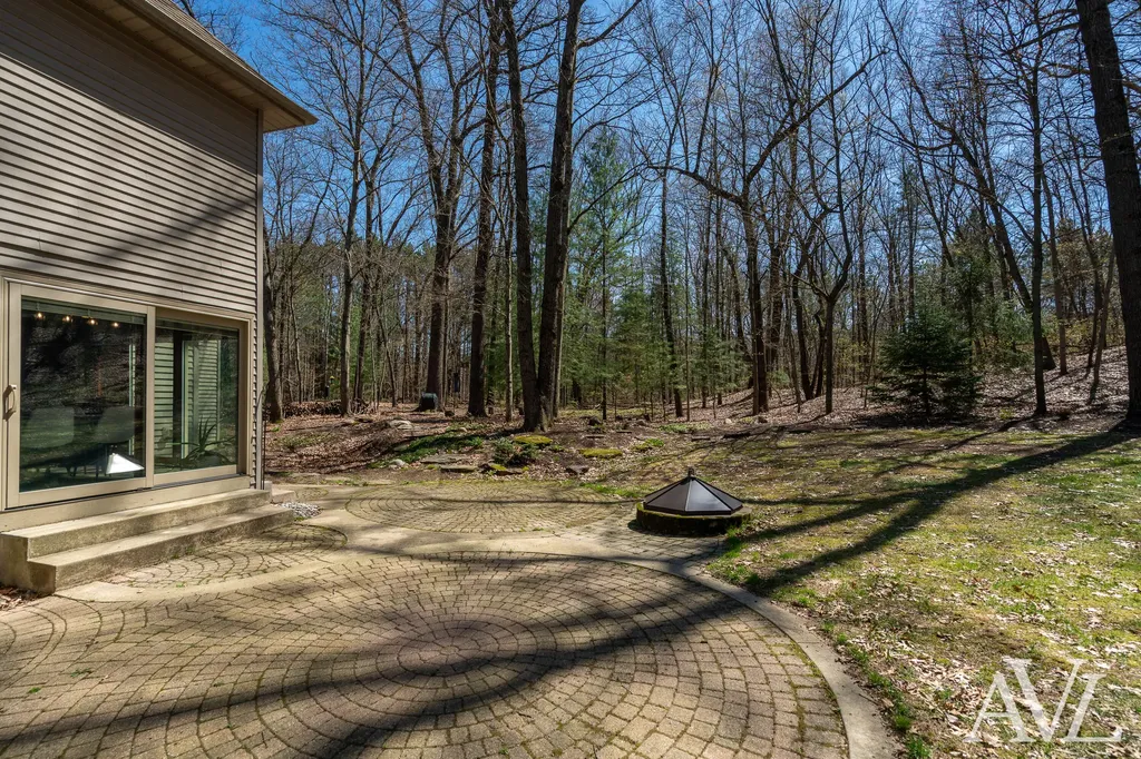 6250 Cannon Highlands Drive NE Cannon Township MI 49306