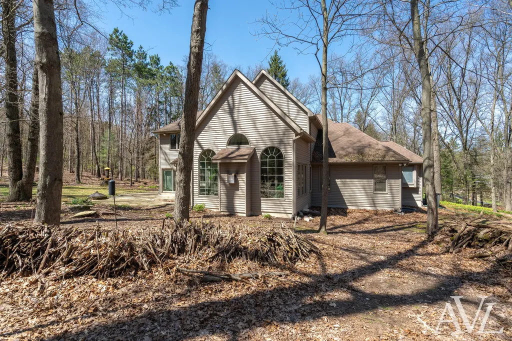 6250 Cannon Highlands Drive NE Cannon Township MI 49306