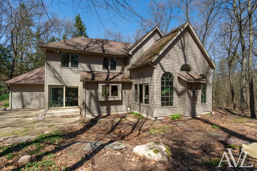 6250 Cannon Highlands Drive NE Cannon Township MI 49306