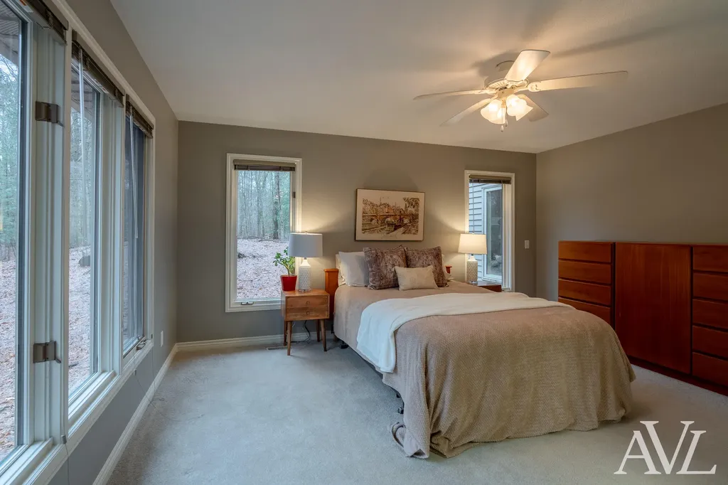 6250 Cannon Highlands Drive NE Cannon Township MI 49306