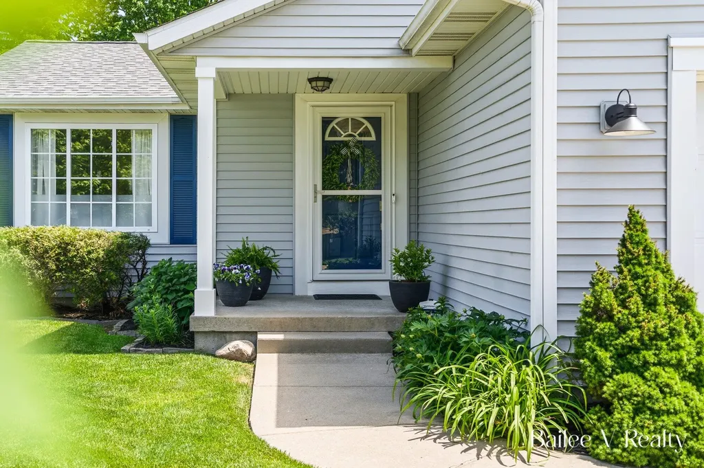 1660 Simmons Avenue NE Grand Rapids City MI 49505