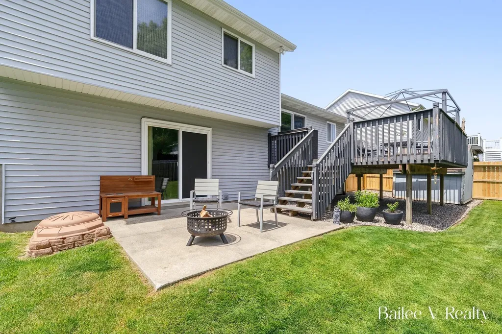 1660 Simmons Avenue NE Grand Rapids City MI 49505