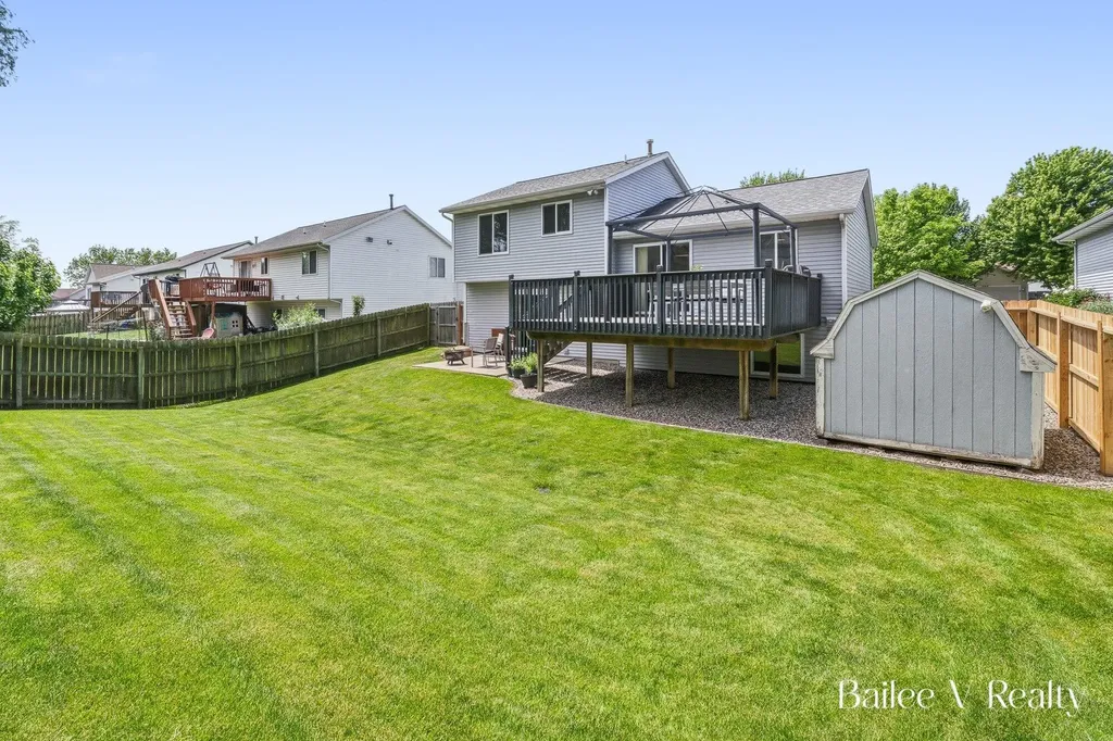 1660 Simmons Avenue NE Grand Rapids City MI 49505