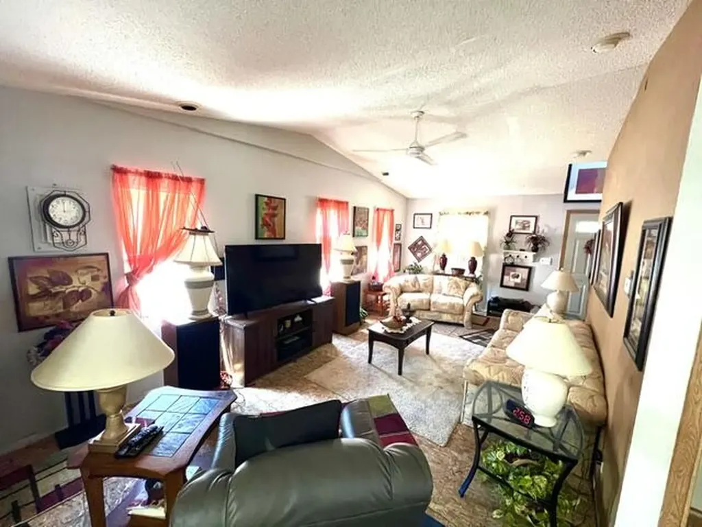 709 Oak Avenue Muskegon City MI 49442