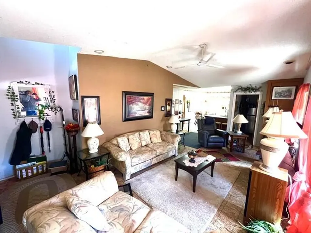709 Oak Avenue Muskegon City MI 49442