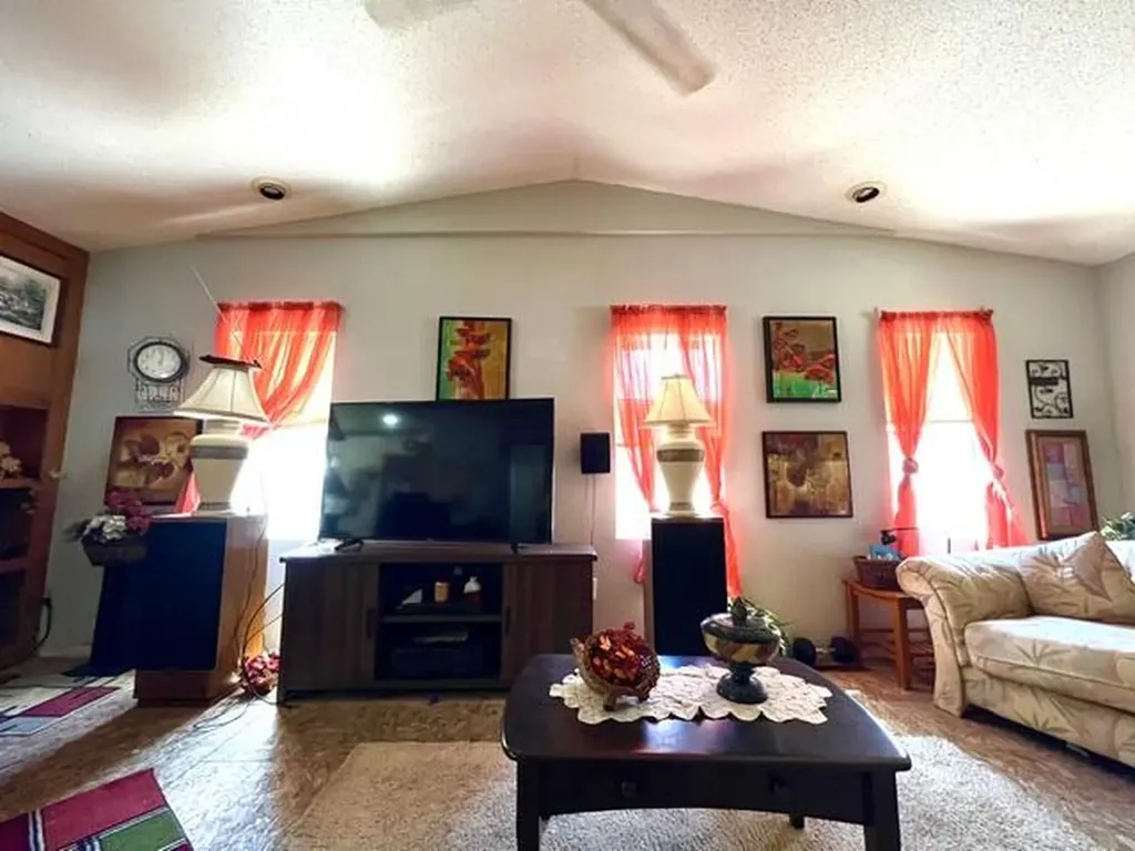 709 Oak Avenue Muskegon City MI 49442
