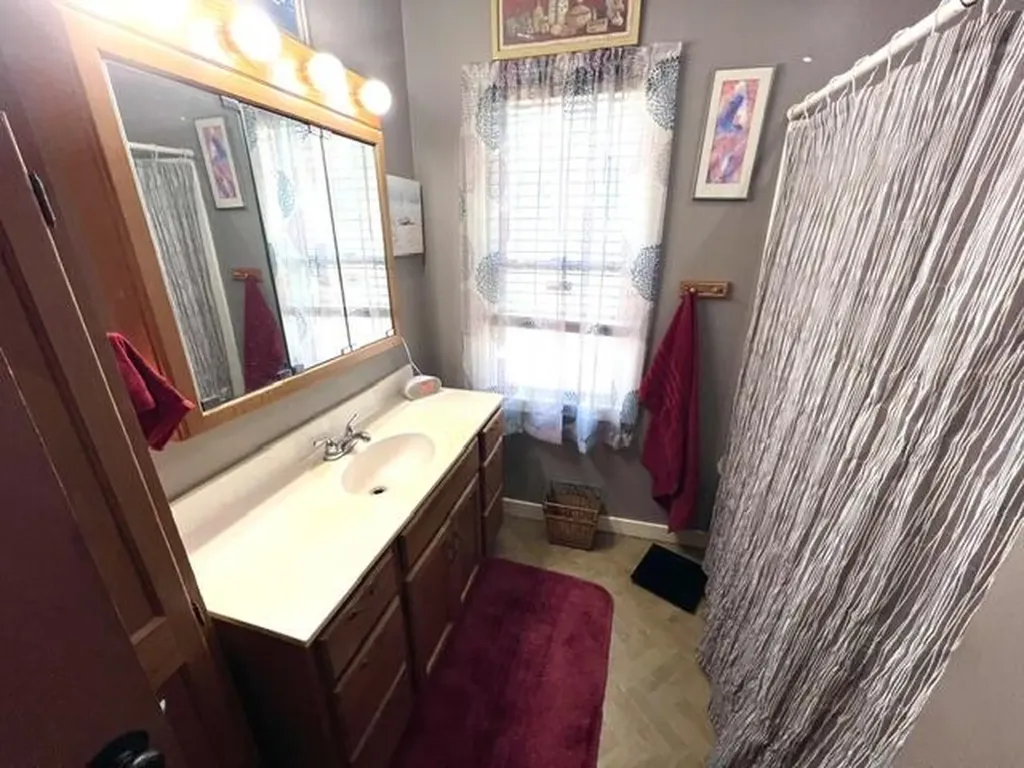 709 Oak Avenue Muskegon City MI 49442