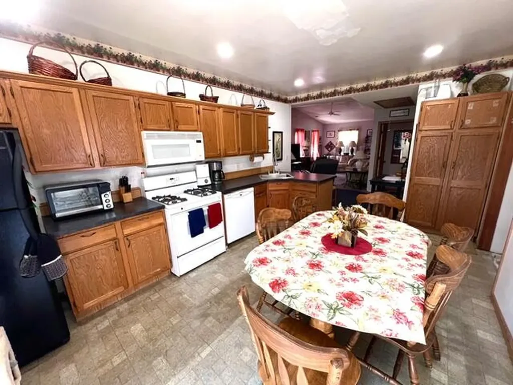 709 Oak Avenue Muskegon City MI 49442