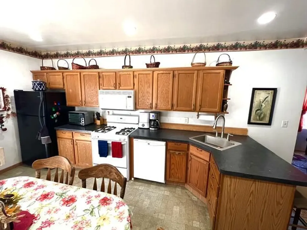 709 Oak Avenue Muskegon City MI 49442