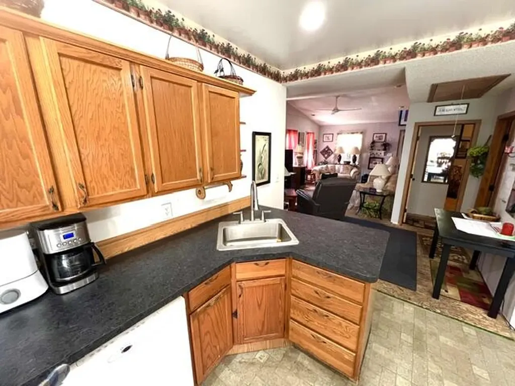 709 Oak Avenue Muskegon City MI 49442
