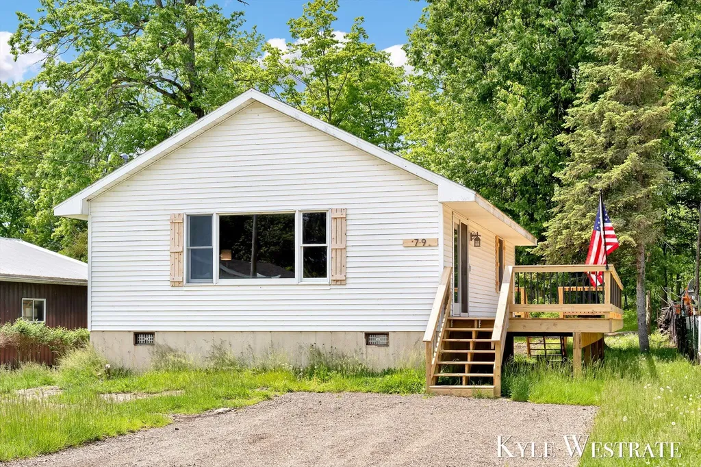 79 Sundago Park Street Hastings Charter Township MI 49058
