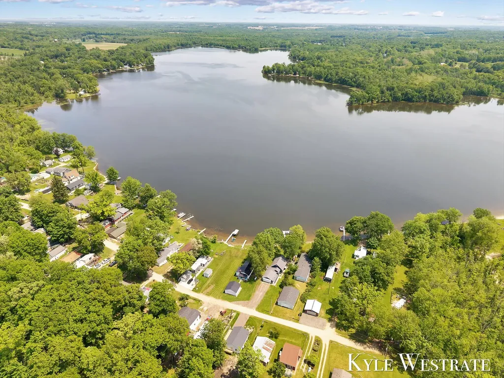 79 Sundago Park Street Hastings Charter Township MI 49058