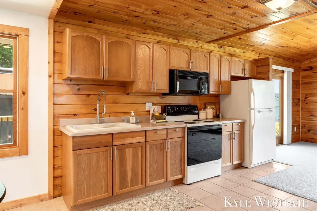 79 Sundago Park Street Hastings Charter Township MI 49058
