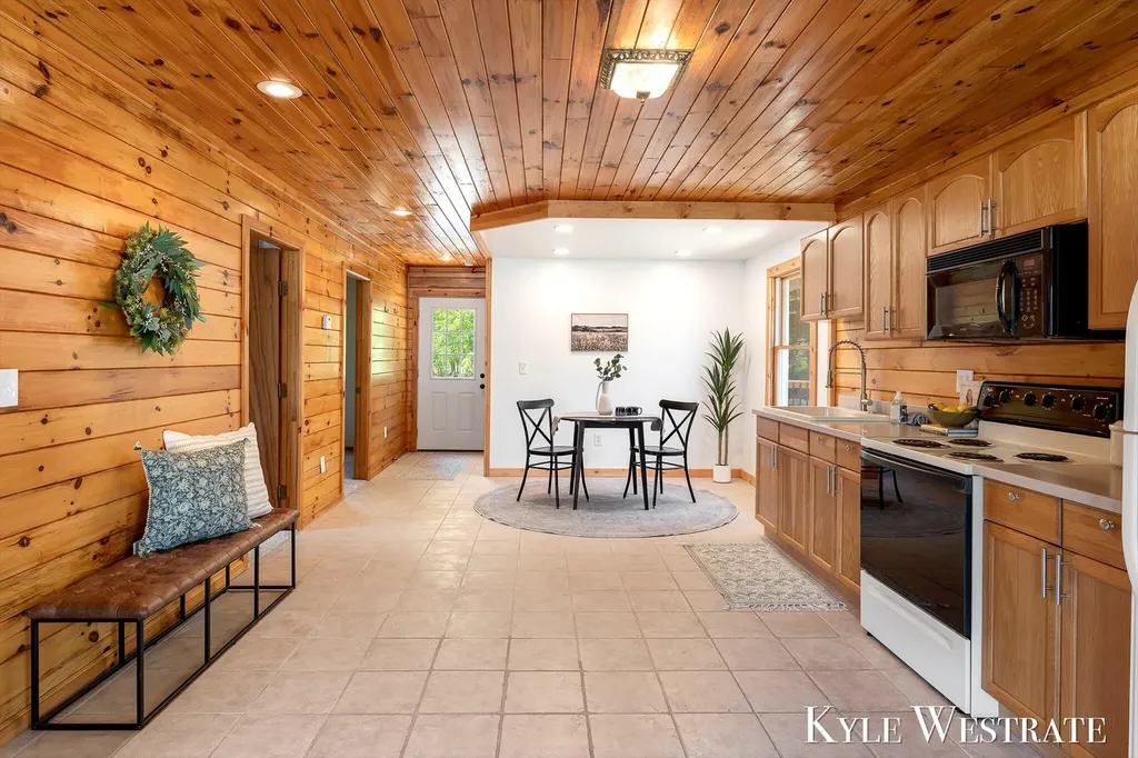 79 Sundago Park Street Hastings Charter Township MI 49058