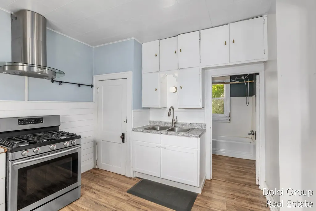 443 Cedar Street NE Grand Rapids City MI 49503