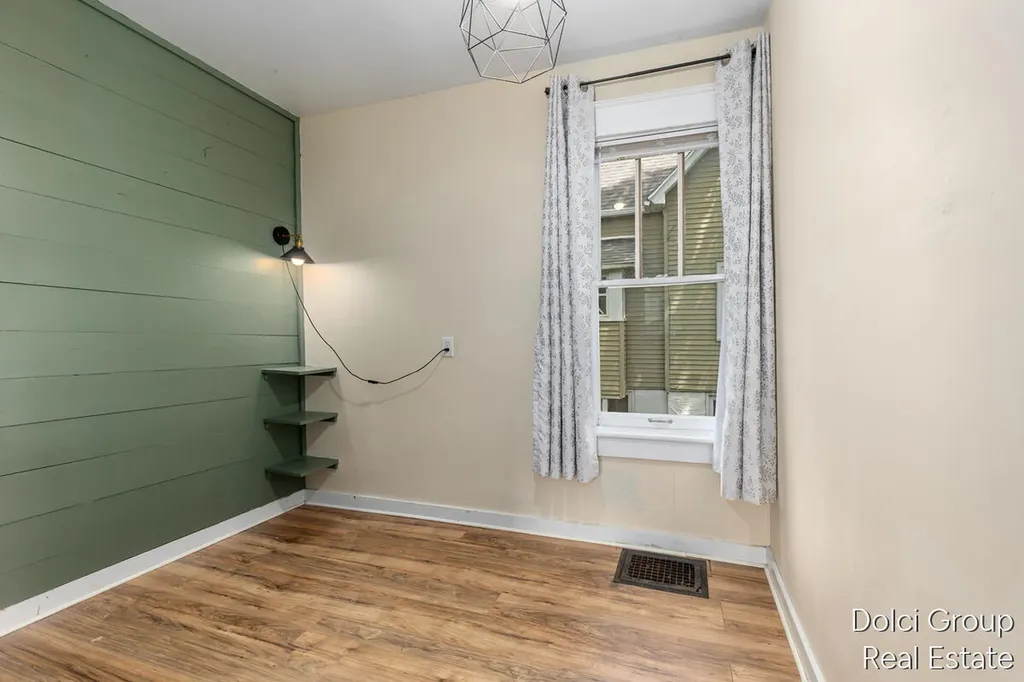 443 Cedar Street NE Grand Rapids City MI 49503