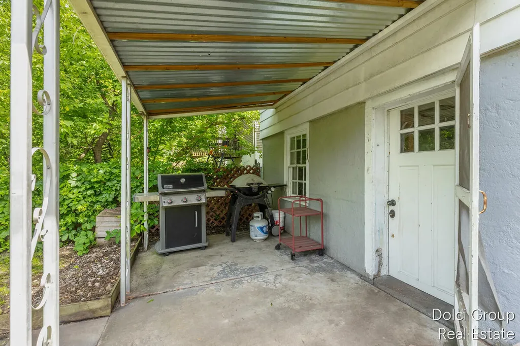 443 Cedar Street NE Grand Rapids City MI 49503