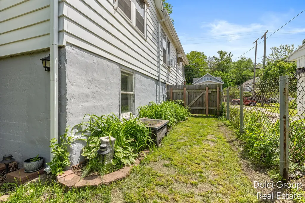 443 Cedar Street NE Grand Rapids City MI 49503