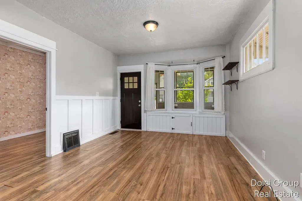 443 Cedar Street NE Grand Rapids City MI 49503