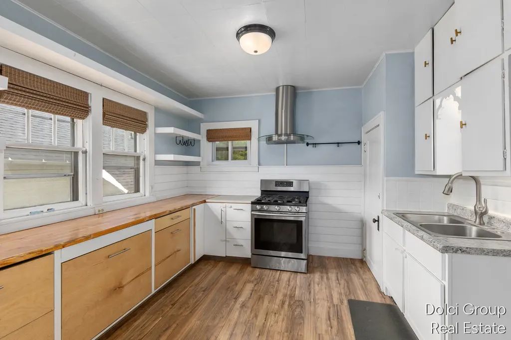 443 Cedar Street NE Grand Rapids City MI 49503