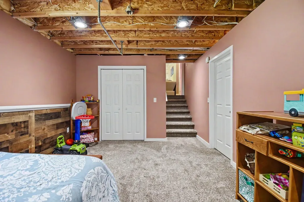 2561 Orchard View Drive NE Grand Rapids City MI 49505