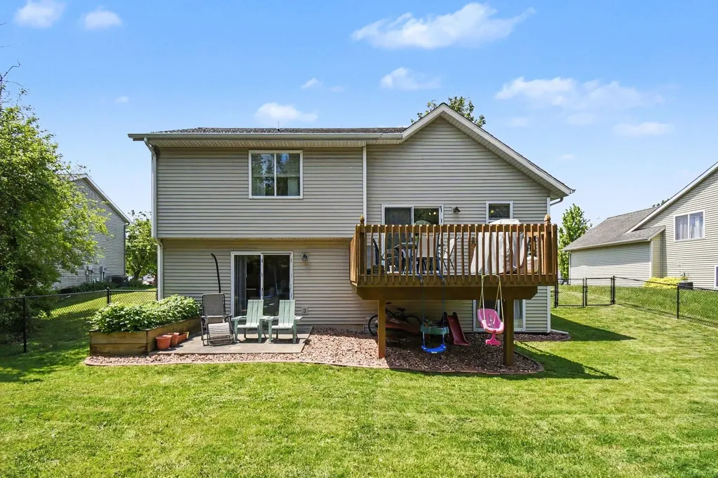 2561 Orchard View Drive NE Grand Rapids City MI 49505
