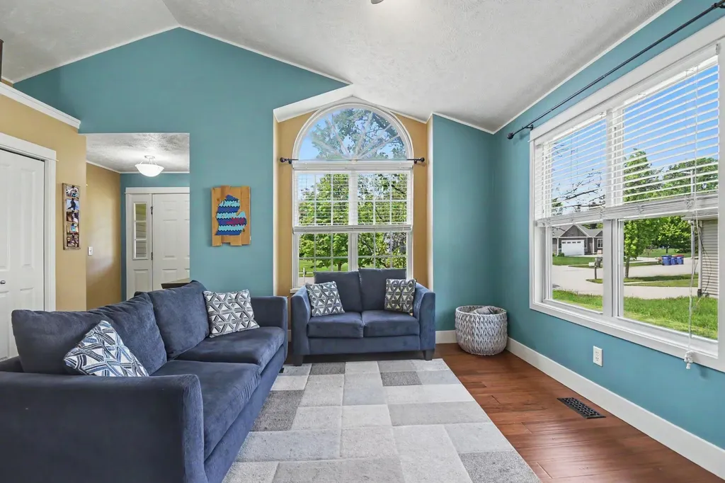 2561 Orchard View Drive NE Grand Rapids City MI 49505