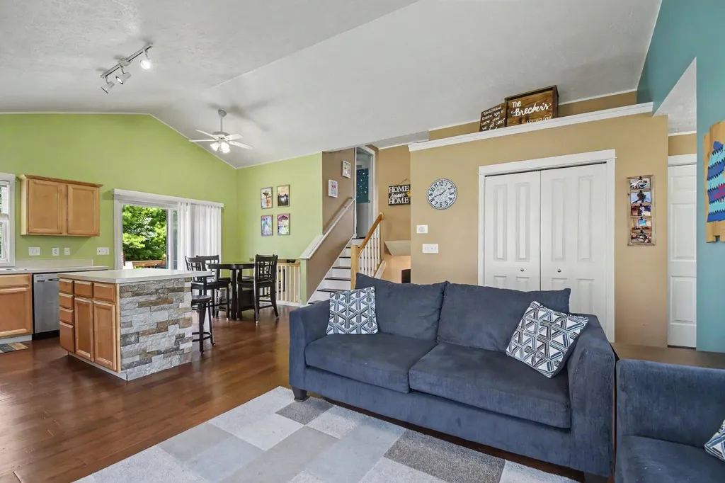 2561 Orchard View Drive NE Grand Rapids City MI 49505