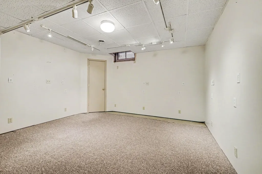 1816 Observatory Avenue SE Kentwood City MI 49546