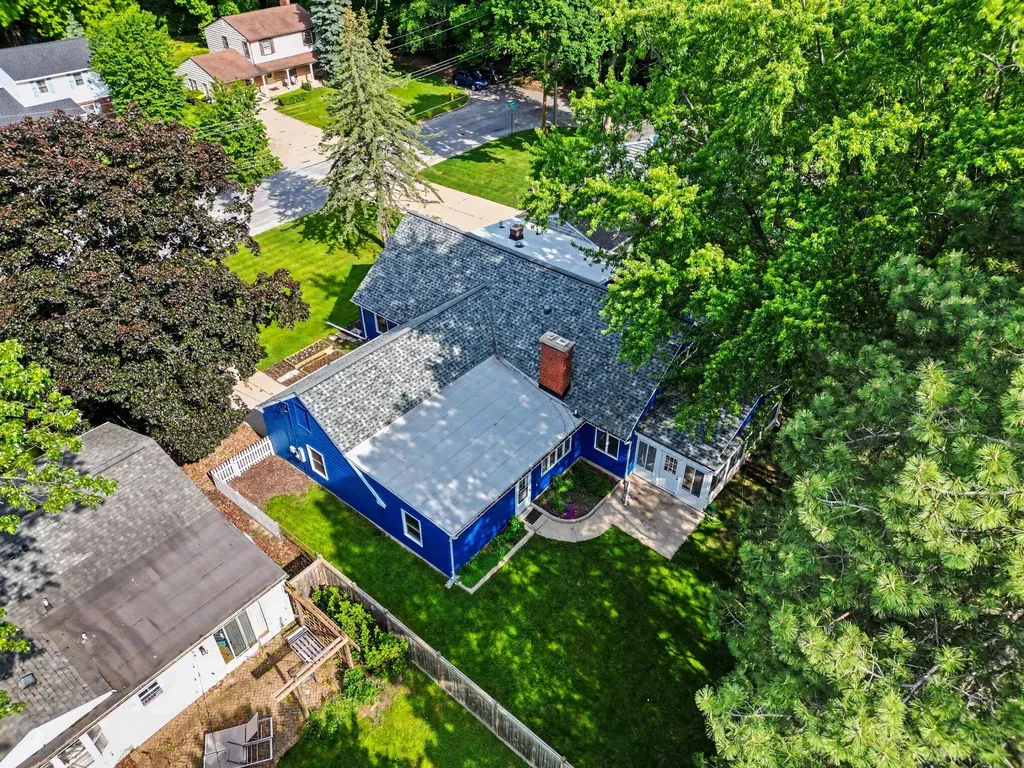 1816 Observatory Avenue SE Kentwood City MI 49546