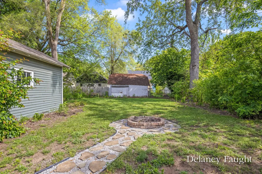 1365 Johnston Street SE Grand Rapids City MI 49507