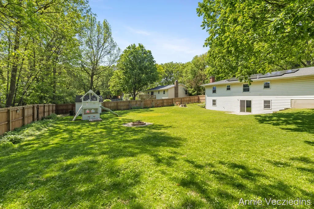 4696 Shank Street NE Plainfield Charter Township MI 49341