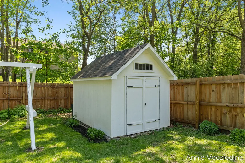 4696 Shank Street NE Plainfield Charter Township MI 49341