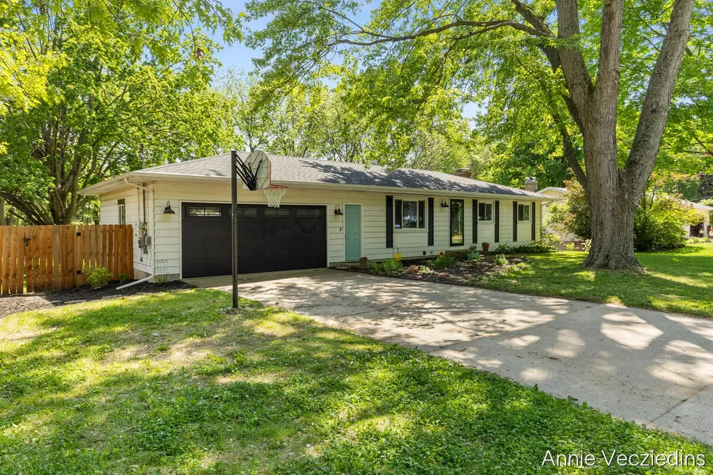 4696 Shank Street NE Plainfield Charter Township MI 49341