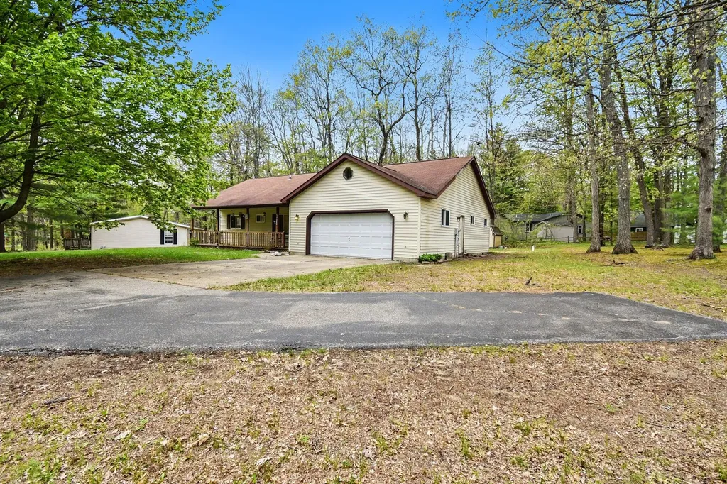 306 Silverhill Drive Roscommon Township MI 48629