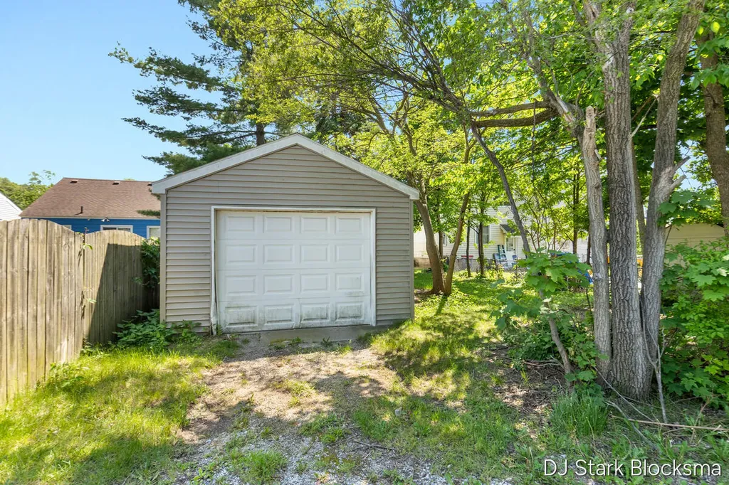 1111 Merritt Street SE Grand Rapids City MI 49507