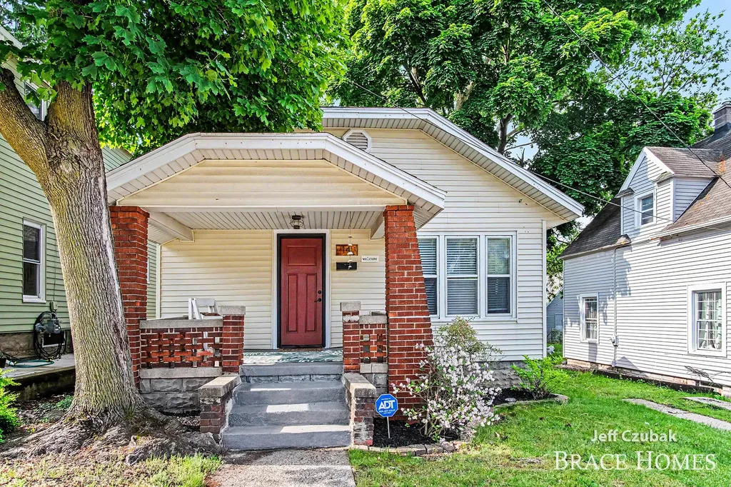 14 Ann Street NW Grand Rapids City MI 49505