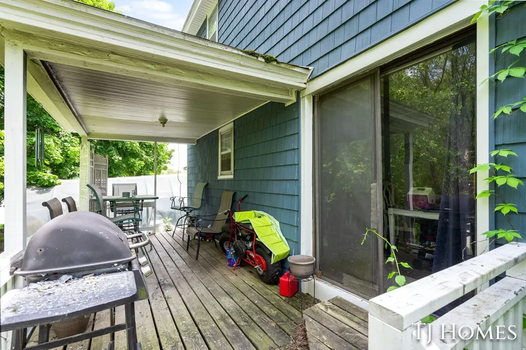 8245 45th Street SE Cascade Charter Township MI 49301